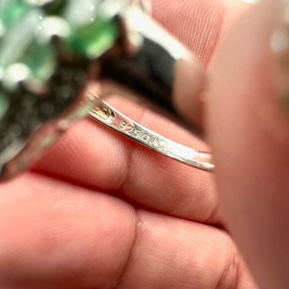 Elegant Green Gemstone Silver Ring - Picture 7 of 7